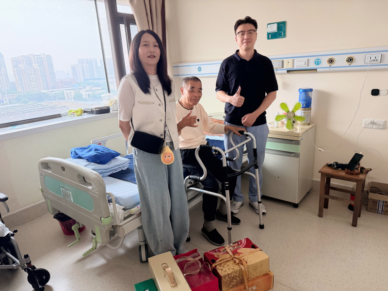 经开二支部中秋走访慰问老